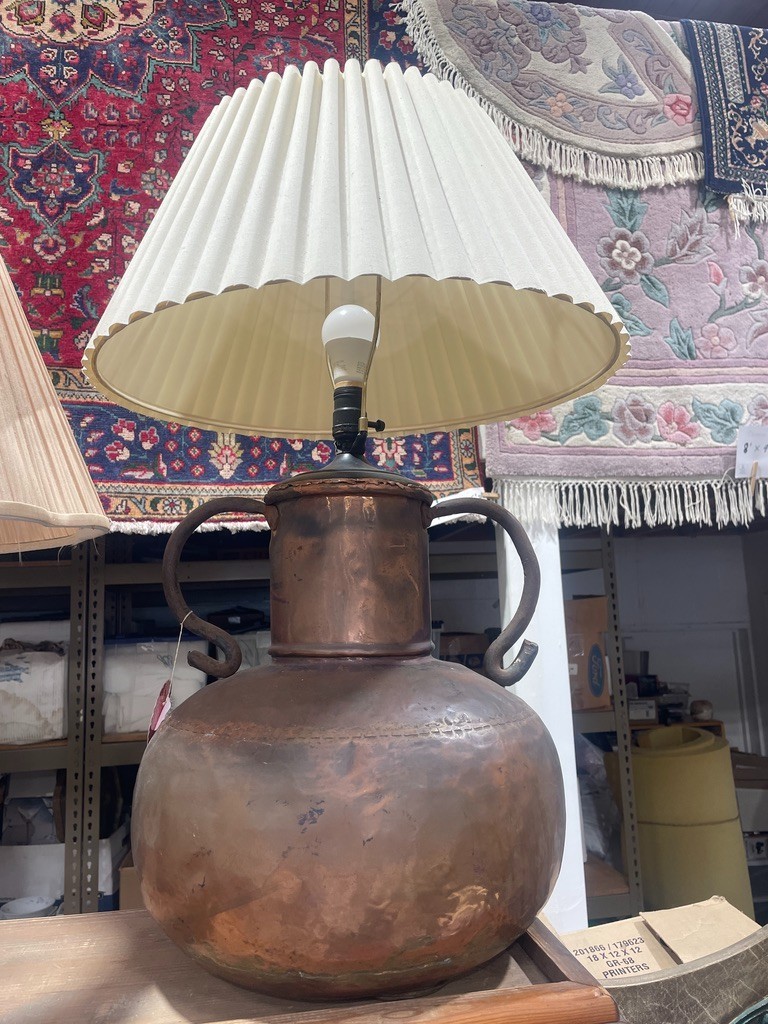 Antique Artisan Hand Hammered Copper Amphora Double Handled Rustic Table Lamp Antique Artisan Hand Hammered Copper Amphora Double Handled Rustic Table Lamp