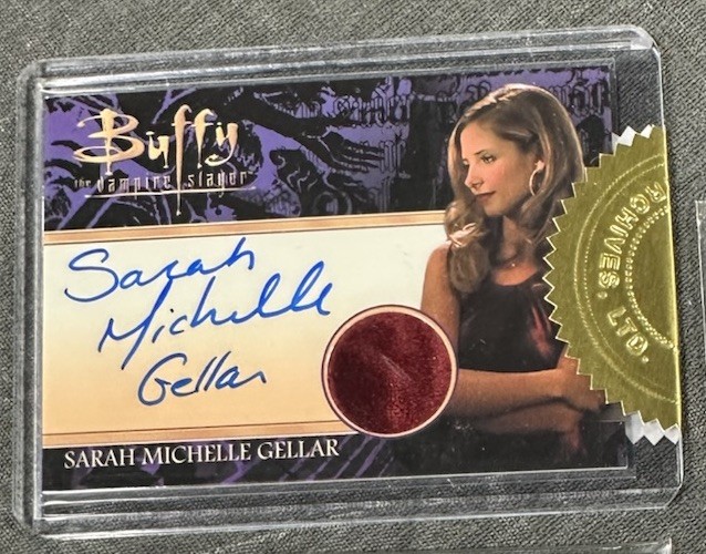 Buffy Ultimate Collectors series 2- Sarah Michelle Gellar Auto Wardrobe SET SP Buffy Ultimate Collectors series 2- Sarah Michelle Gellar Auto Wardrobe SET SP
