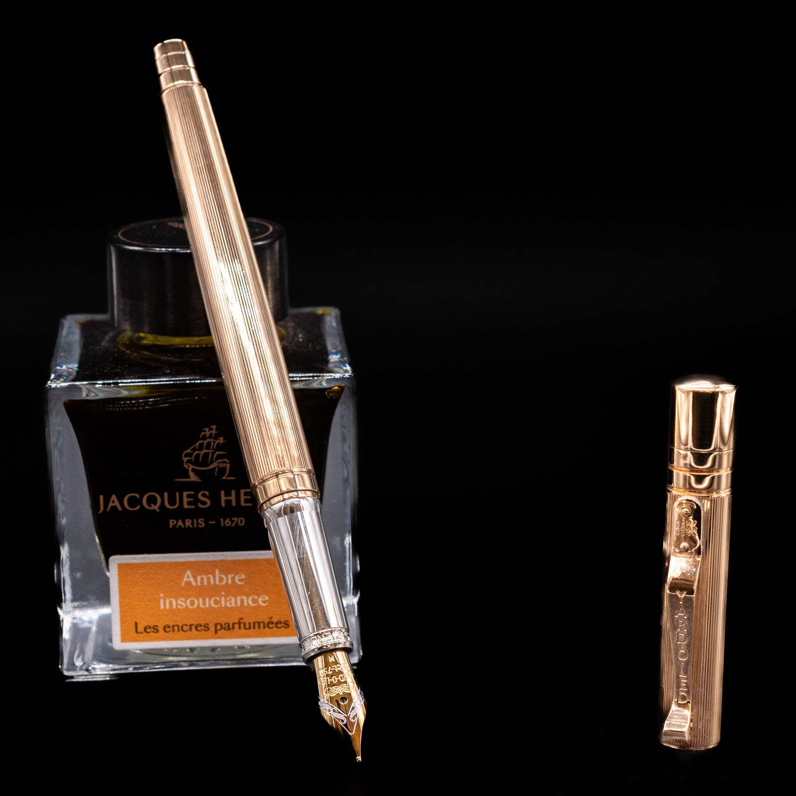 Yard O Led Gold Standard Fountain Pen - Pinstripe 72 Yard O Led Gold Standard Fountain Pen - Pinstripe 72