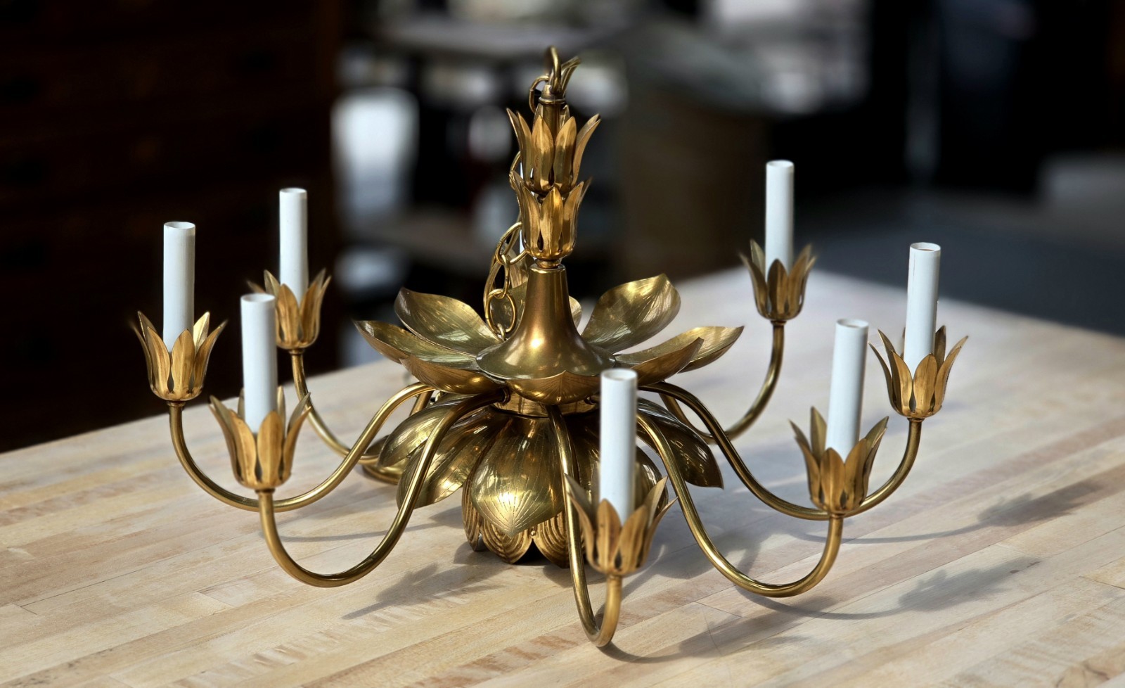 1960's Tom Greene For Feldman Los Angeles. Lotus Chandelier, Hollywood Regency 1960's Tom Greene For Feldman Los Angeles. Lotus Chandelier, Hollywood Regency
