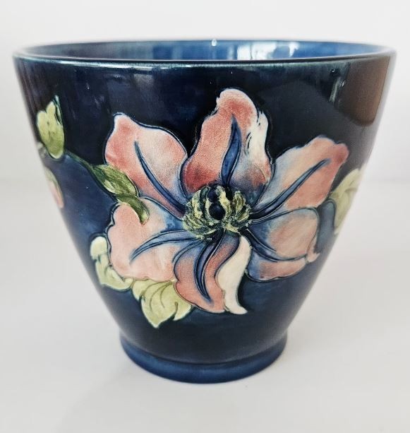 Walter MOORCROFT CLEMATIS CUP 11.5cm