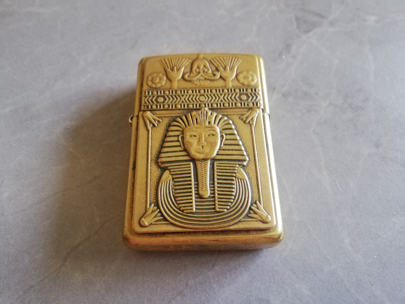 VTG RARE 2000 BRASS ZIPPO BARRETT SMYTHE EGYPTIAN KING TUT TREASURES OF THE TOMB VTG RARE 2000 BRASS ZIPPO BARRETT SMYTHE EGYPTIAN KING TUT TREASURES OF THE TOMB