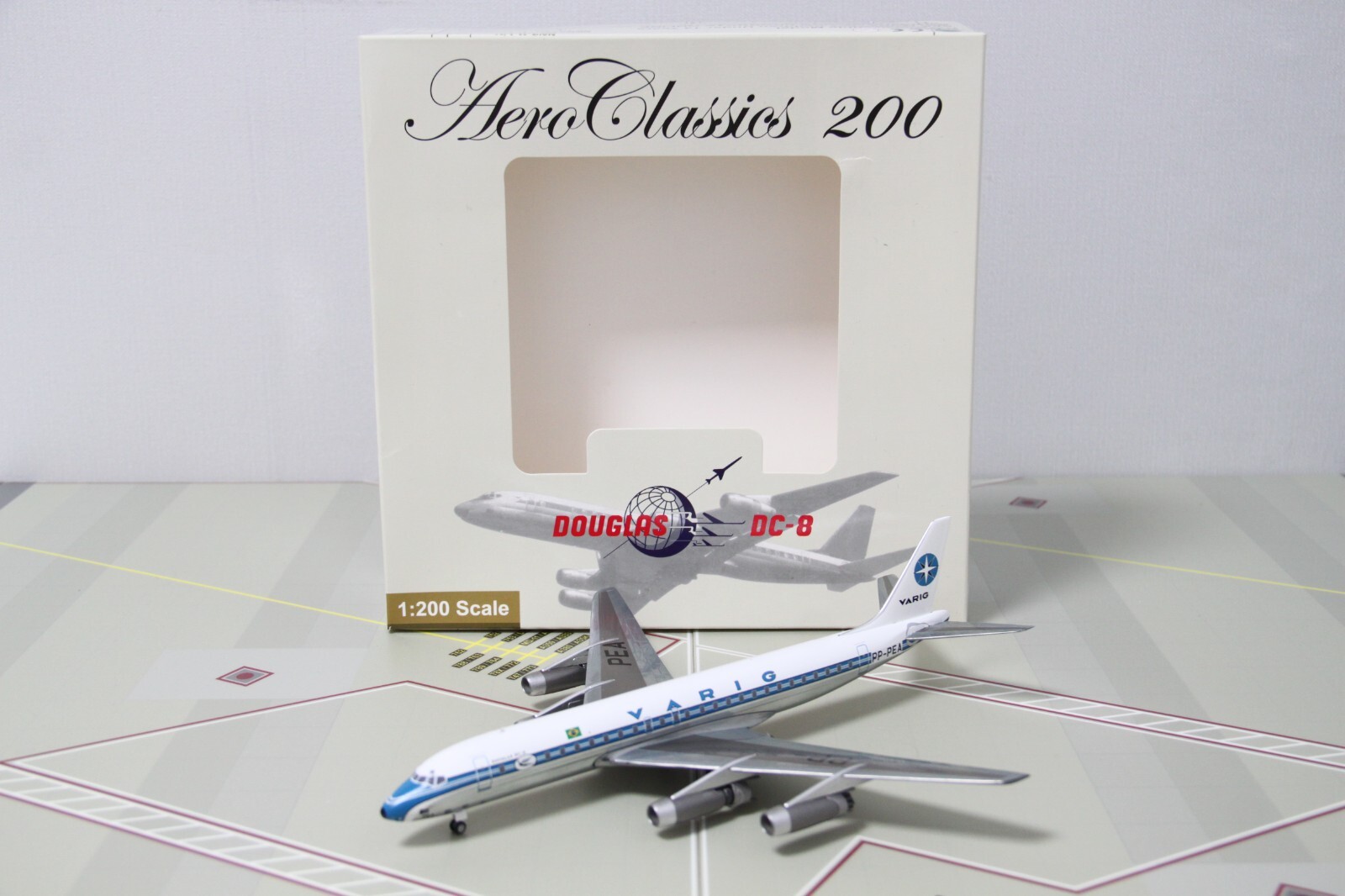 Aeroclassics 1:200 VARIG McDonnell Douglas DC-8-33 PP-PEA AC219900 Aeroclassics 1:200 VARIG McDonnell Douglas DC-8-33 PP-PEA AC219900