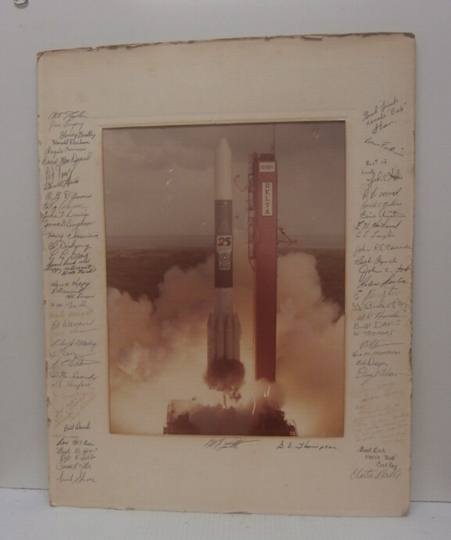 Vintage 1983 NASA 25th ANNIVERSARY DELTA ROCKET Launch Photo Hand Signed Vintage 1983 NASA 25th ANNIVERSARY DELTA ROCKET Launch Photo Hand Signed
