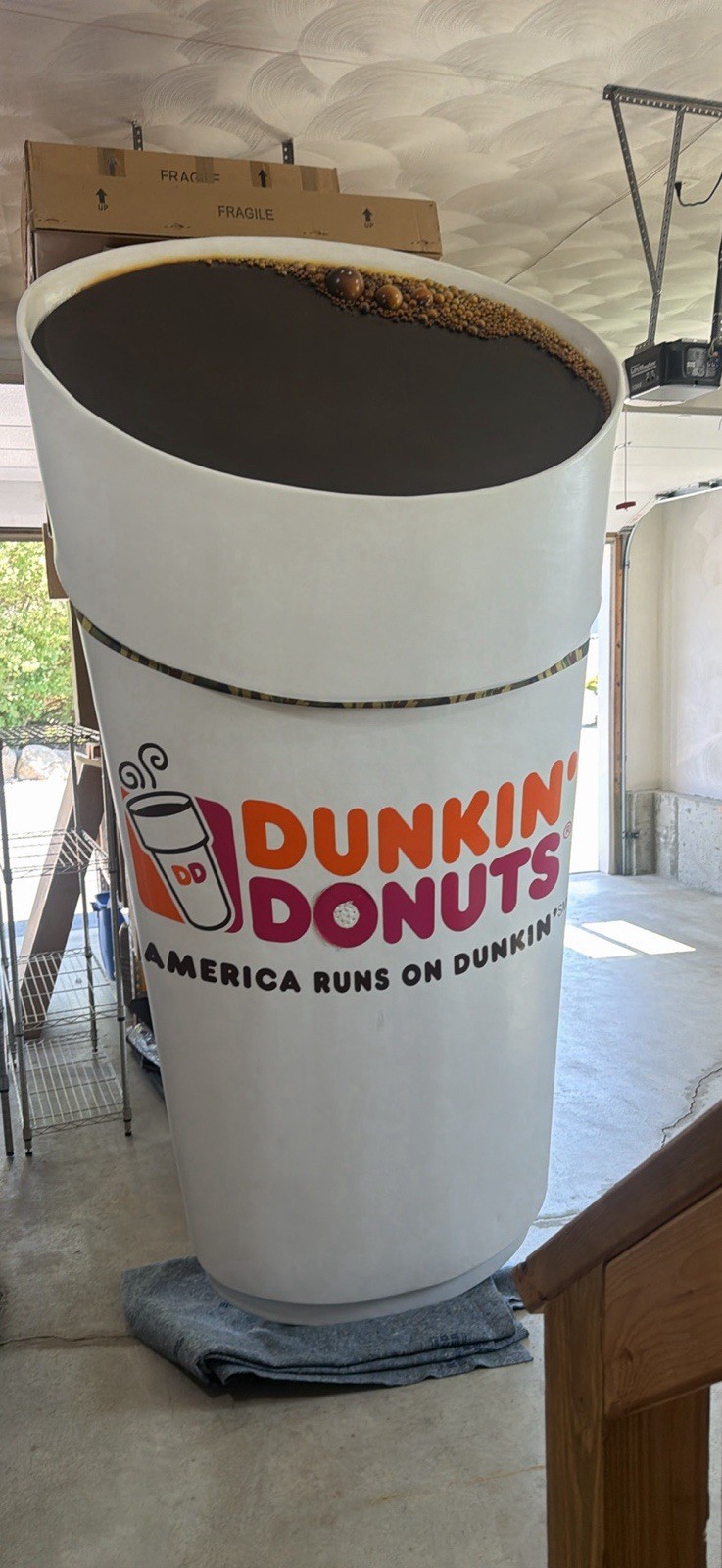 GIANT DUNKIN DONUTS COFFEE CUP SIGN 103“ X 57“ X 15“ AMERICA RUNS ON DUNKIN