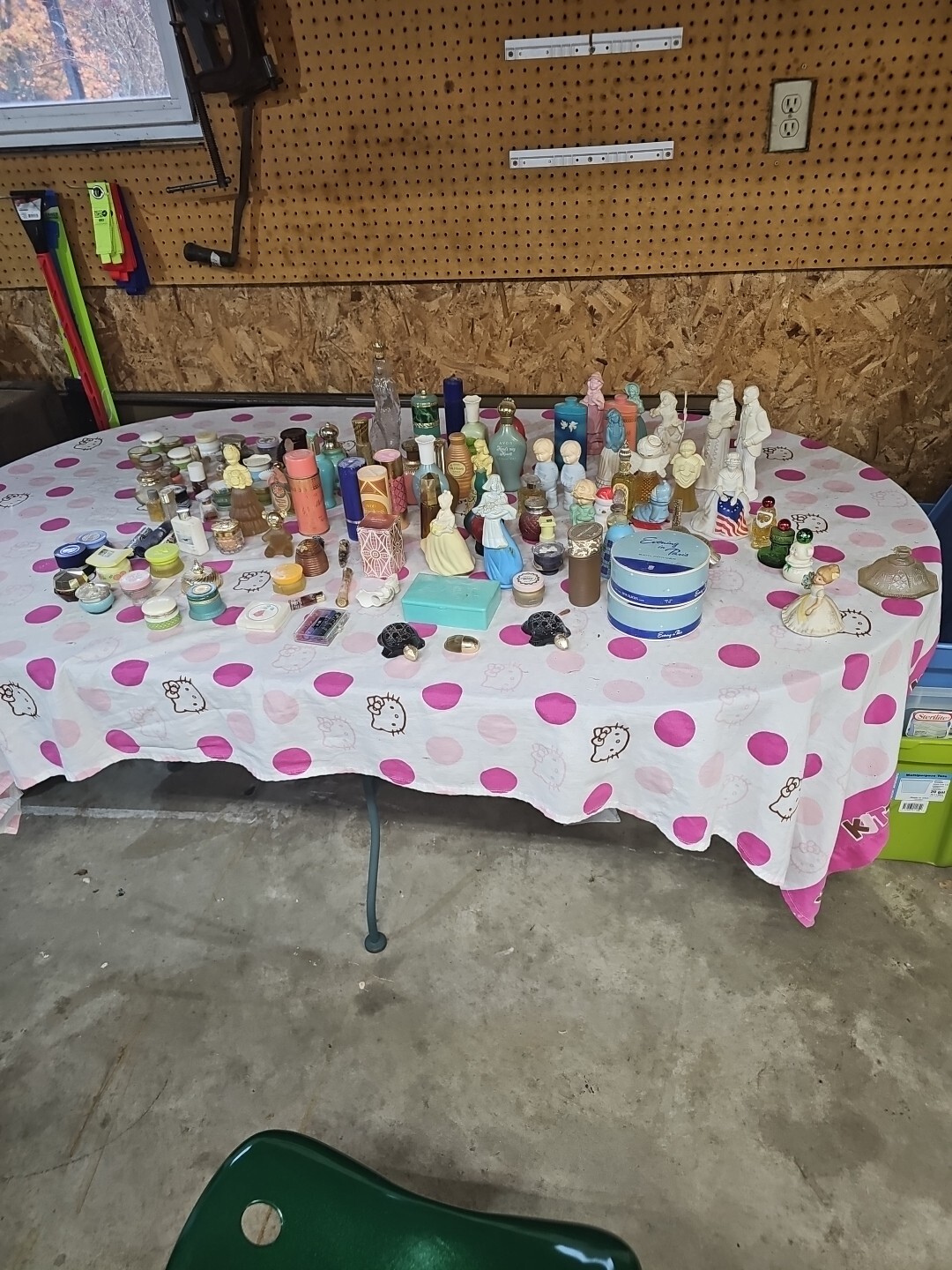 Huge Lot Of Vintage Avon Magority At Least Half Full Huge Lot Of Vintage Avon Magority At Least Half Full