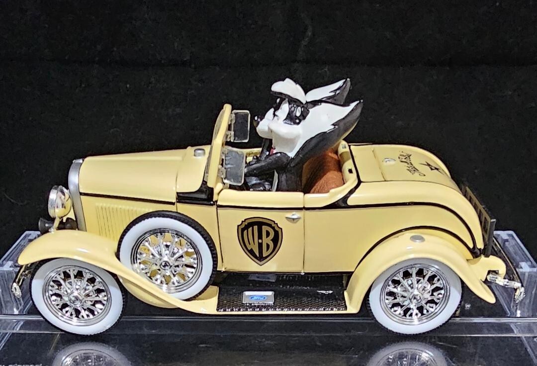 Ertel Warner Bros 1998 Replica 1930 Ford Mdl ‘A’ Rdstr, 2500 made, VERY RARE NIB