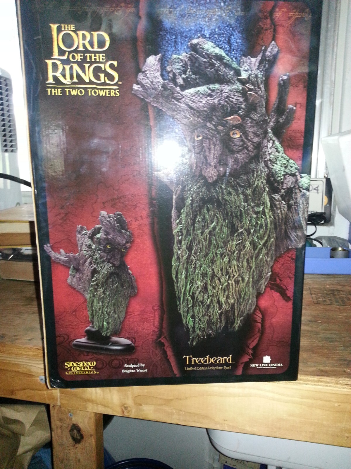 Treebeard Bust Ent LOTR Sideshow WETA Lord of the Rings. Mint in box. Treebeard Bust Ent LOTR Sideshow WETA Lord of the Rings. Mint in box.