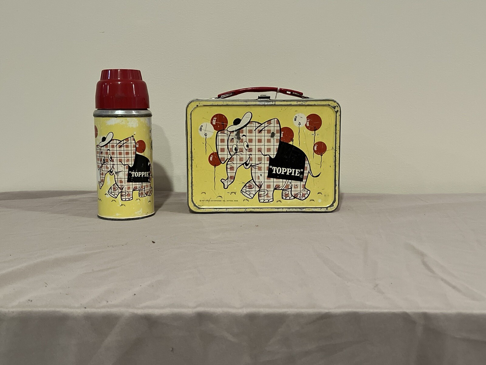 Rare Vintage Metal Lunchbox Collection - 200 with thermoses Rare Vintage Metal Lunchbox Collection - 200 with thermoses