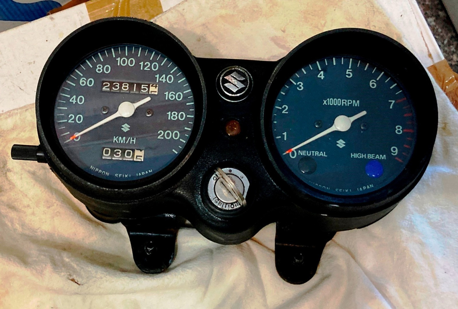 Suzuki GT.250 1973/1978 Instrument Panel with Ignition Key Original Speedo