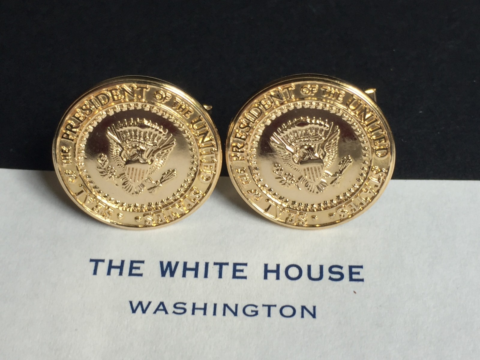 JOHN F KENNEDY -14K GOLD PRESIDENTIAL CUFFLINKS GIVEN TO VIP- WHITE HOUSE-ISSUE