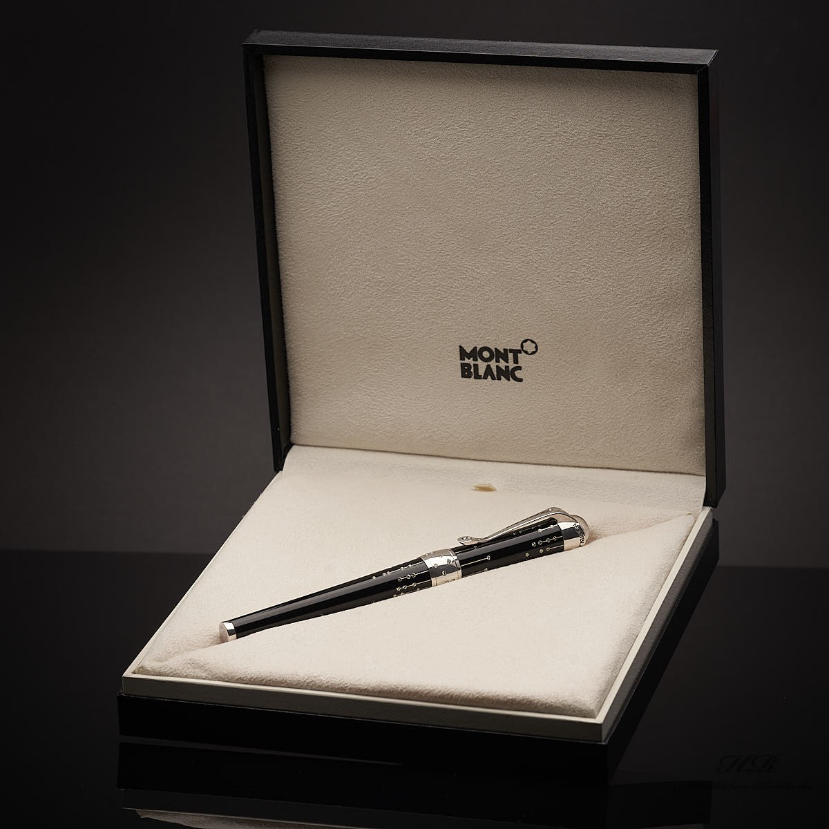 Montblanc Etoile de Montblanc Fountain Pen Etoile Mystérieuse ID 105022 Original Box Montblanc Etoile de Montblanc Fountain Pen Etoile Mystérieuse ID 105022 Original Box