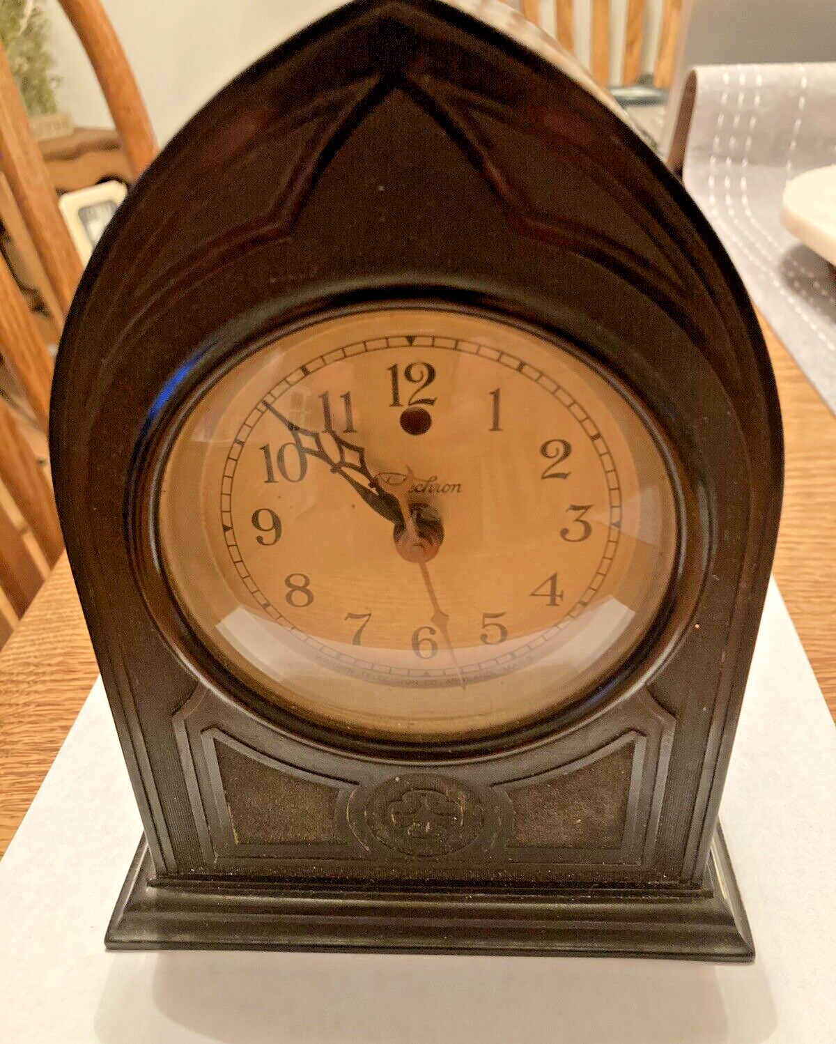 TELECHRON Cathedral M1 Bakelite Deco Desk Clock, needs cord repaired