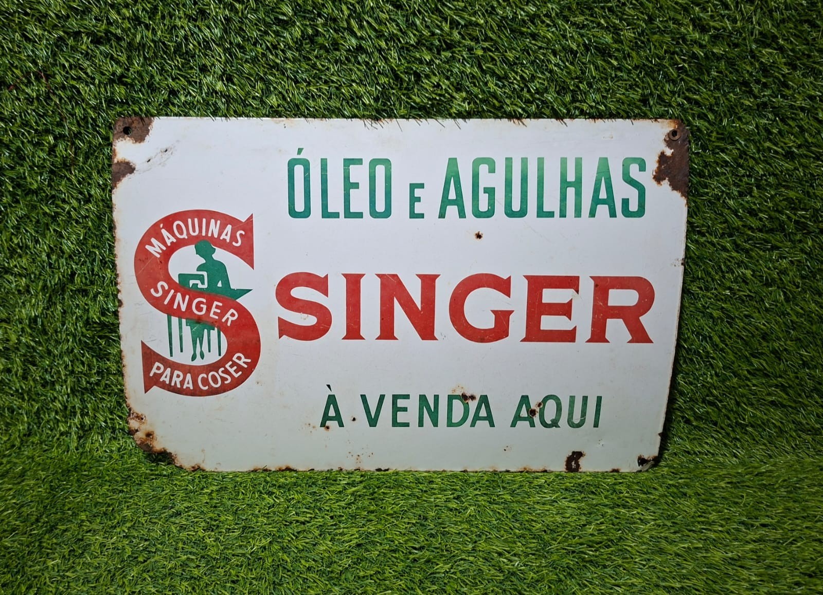 Old Porcelain Singer oil & needles enamel sign - Emailschild - sewing machine Old Porcelain Singer oil & needles enamel sign - Emailschild - sewing machine