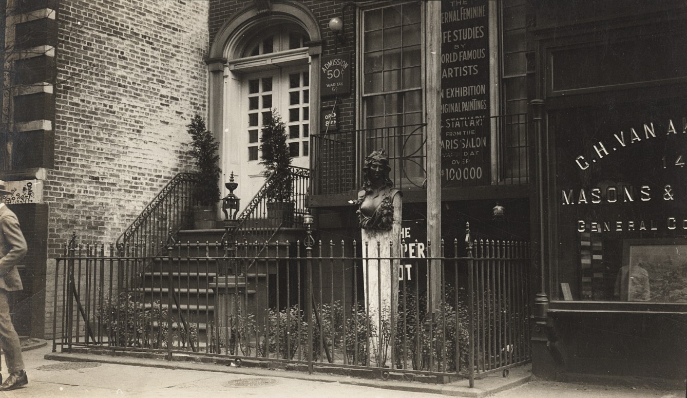 c. 1910's The Pepper Pot Inn Greenwich Village, NYC Photo JESSIE TARBOX BEALS(?) c. 1910's The Pepper Pot Inn Greenwich Village, NYC Photo JESSIE TARBOX BEALS(?)