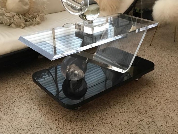 MID CENTURY MASTERPIECE : COFFEE TABLE W BENT / HAND POURED / LAMINATED LUCITE MID CENTURY MASTERPIECE : COFFEE TABLE W BENT / HAND POURED / LAMINATED LUCITE