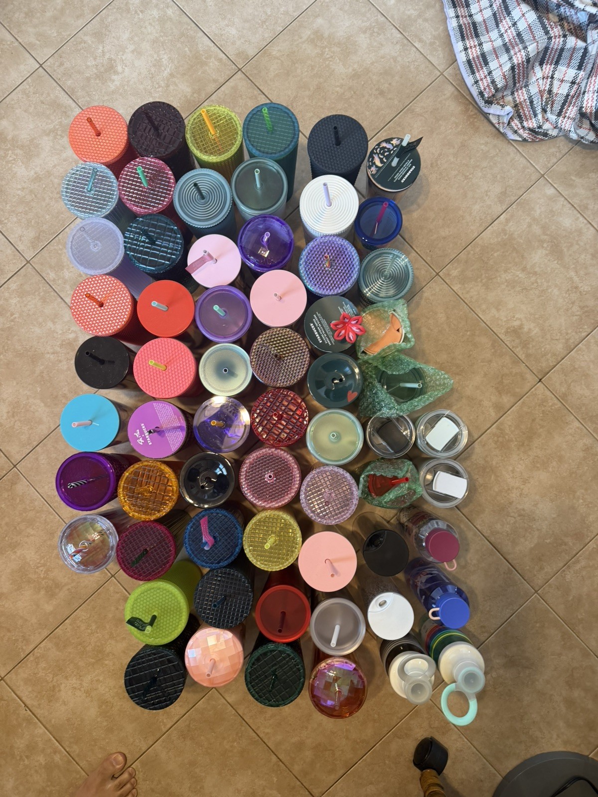 Authentic Starbucks Venti Tumbler Cups - Massive Lot 60+ Cups Authentic Starbucks Venti Tumbler Cups - Massive Lot 60+ Cups