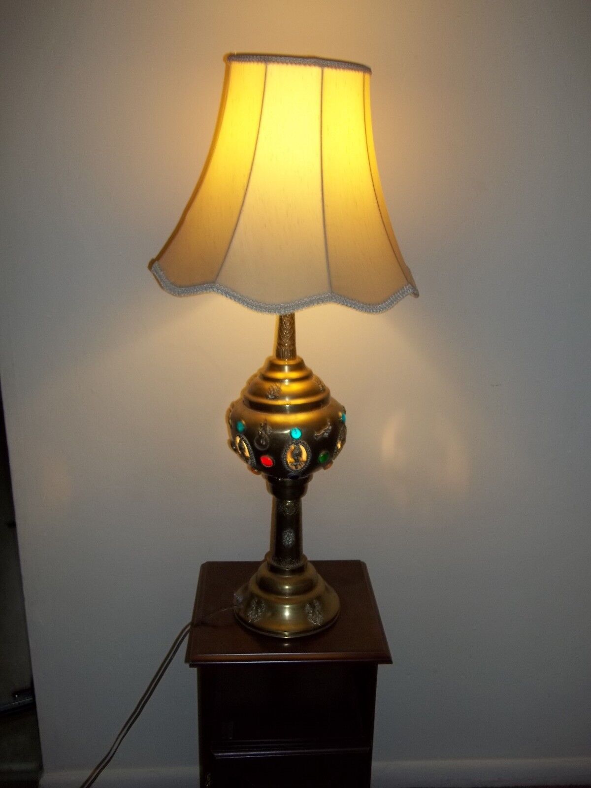 Very Beautiful Vintage Buddha & peacock Brass Table Lamp  The mid 20th century