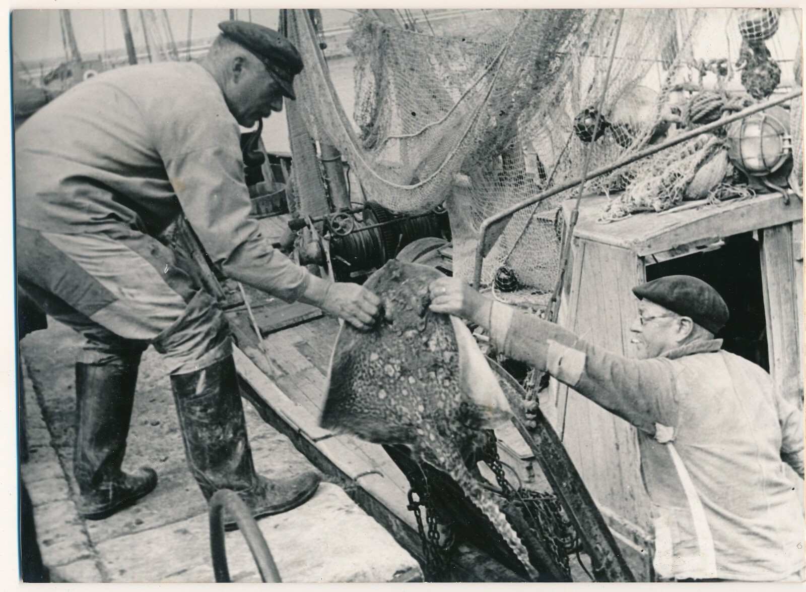 The Raie and the Fishermen Photo Photography v. 1950 Photographer Georges Bracher The Raie and the Fishermen Photo Photography v. 1950 Photographer Georges Bracher