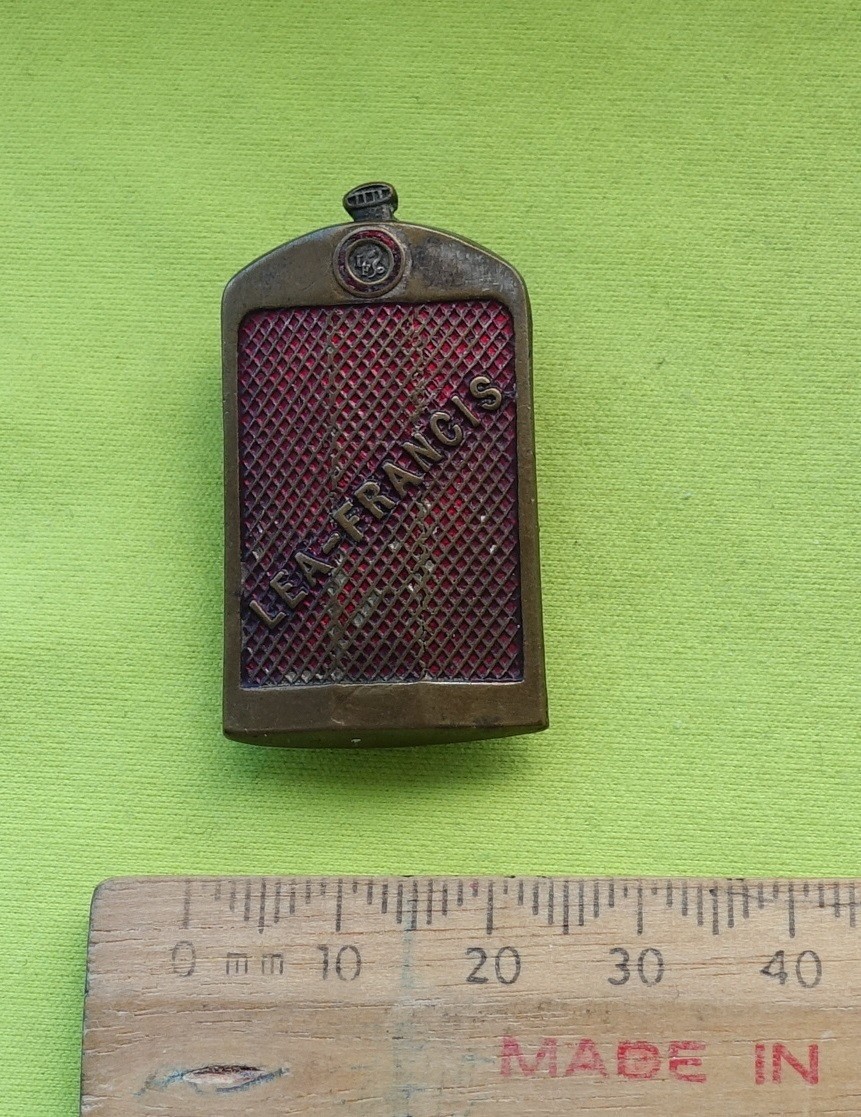 1920s Lea-Francis (British) enamel badge motor car automobile (1903-60)