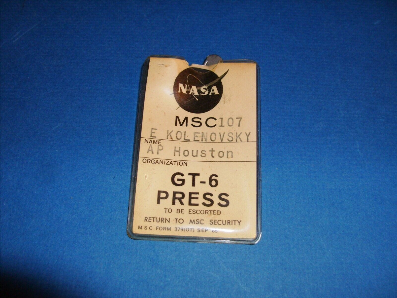 NASA ISSUED PRESS BADGE AP PHOTOGRAPHER GT-6 PRESS APOLLO GEMINI 1965