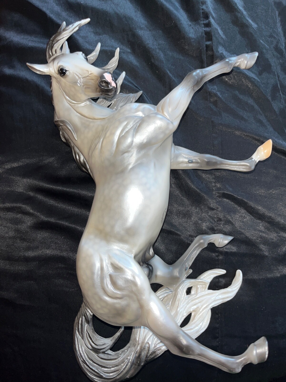 Breyer 2010 edition Dapple Silver Gray Stallion ombré mane and tail WEG Esprit Breyer 2010 edition Dapple Silver Gray Stallion ombré mane and tail WEG Esprit