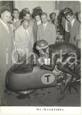 1954 MANDELLO (LC) - Enrico FERMI factory visit MOTO GUZZI *13x18 cm photo picture