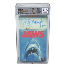 New Jaws Signed by Richard Dreyfuss Rewind 7.5 Graded Sealed VHS Tape picture