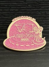 2023 VeeFriends Road To Veecon Pin -  Cosmic Pink Pin /55 Limited Edition  picture
