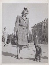 Postwar Berlin Kaiser Wilhelm Church poodle 1946 - Original Press Photo picture