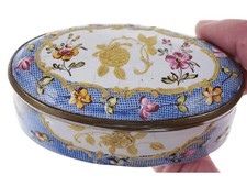 c1750's Battersea snuff box b picture