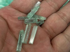 Natural high quality Aquamarine/Emerald Rough Crystal Points Bulk Gemstone Beads picture