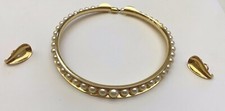 An Elegant Vintage 14K Yellow Gold & Pearls With Matching Earrings picture