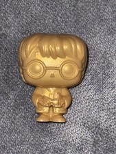 Harry Potter Kinder Joy Golden Harry Ultra Rare, K-Cloak VT413 picture