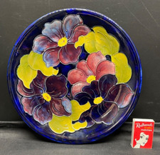 1950-1986 TUBE LINED WALTER MOORCROFT CLEMATIS FLOWERS COBALT BACK 26 CM PLATE picture