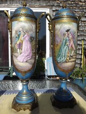 1771 GORGEOUS PAIR OF ANTIQUE SEVRES PORCELAIN COVERED URNS picture