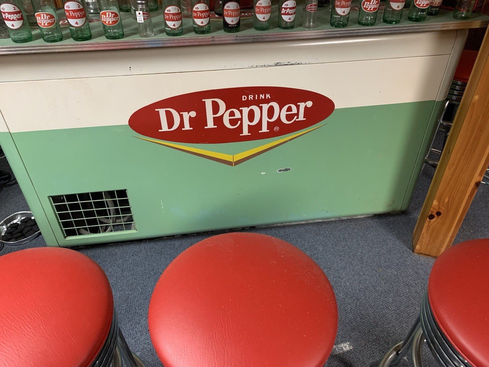 Antique DR. Pepper Soda Refrigerator Bar And Stools “Read” Antique DR. Pepper Soda Refrigerator Bar And Stools “Read”