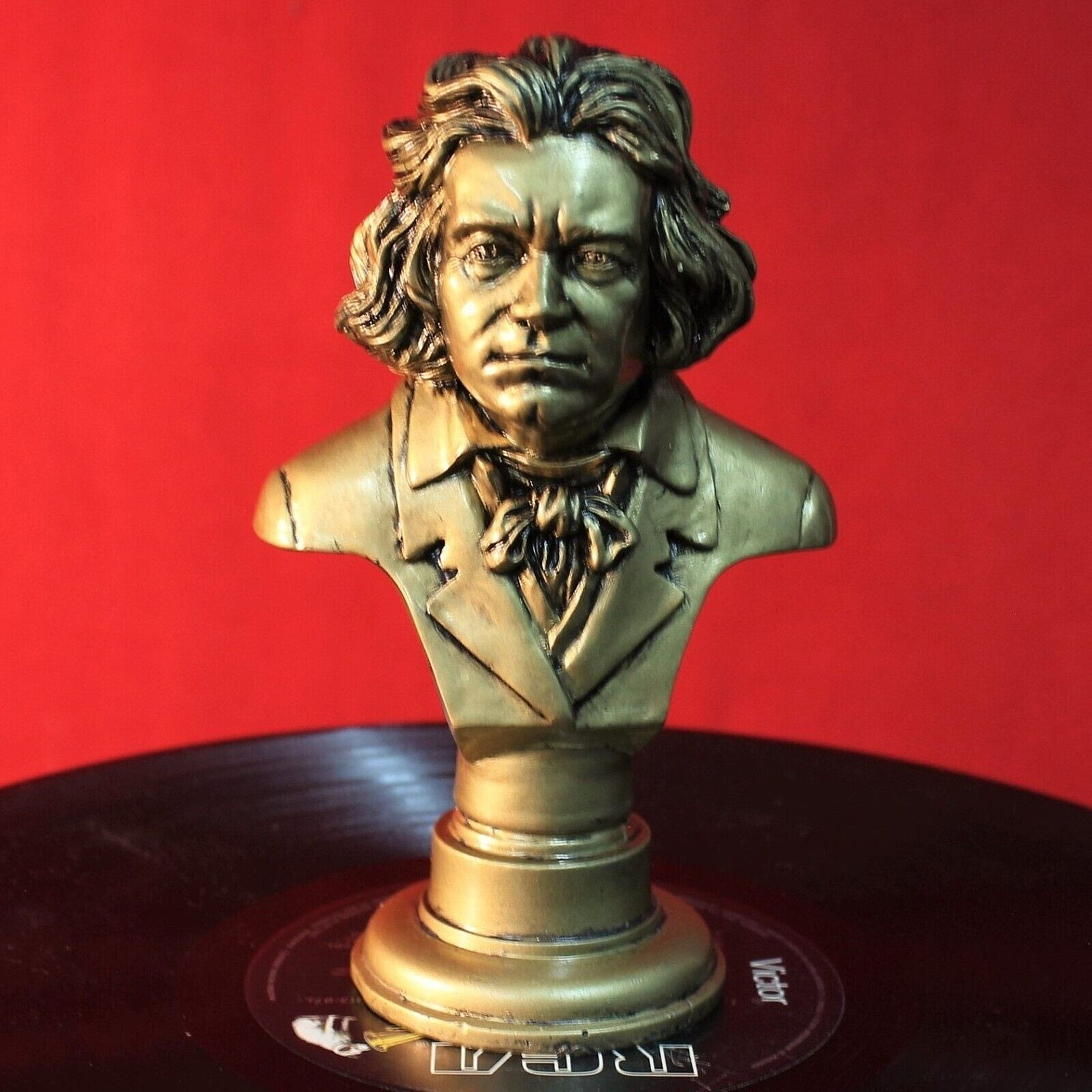 LUDWIG van BEETHOVEN GOLDEN BUST SCULPTURE CLASSICAL MUSIC PIANO art Mozart Bach LUDWIG van BEETHOVEN GOLDEN BUST SCULPTURE CLASSICAL MUSIC PIANO art Mozart Bach