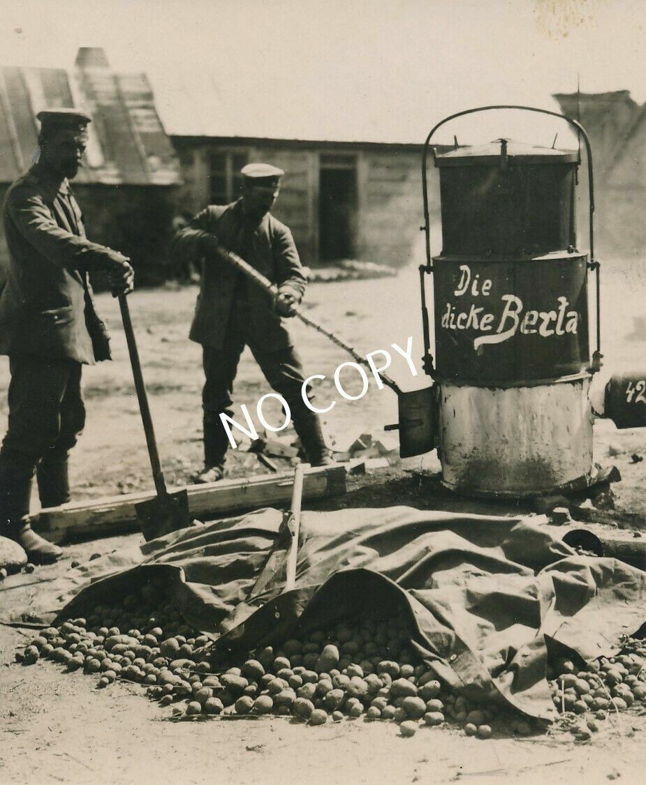 Photo PK WW I soldiers heating the stove to 