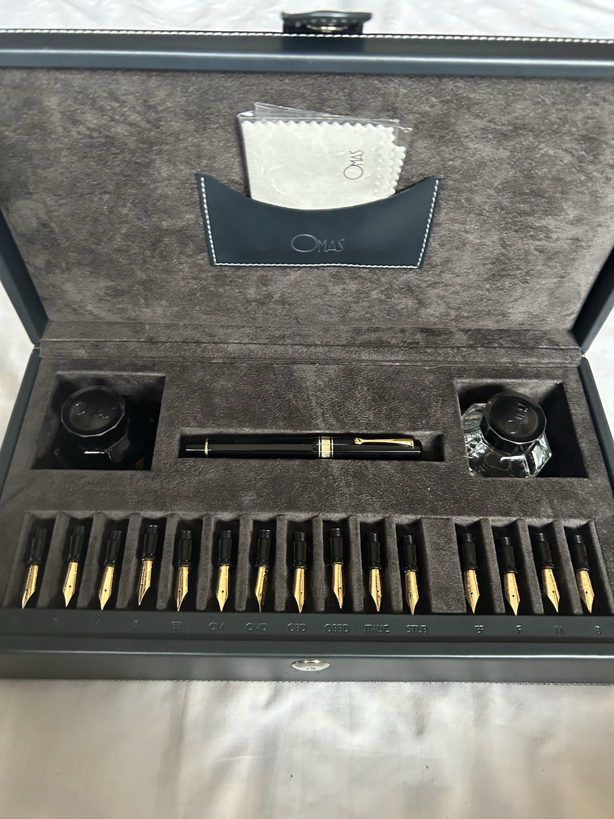 Omas Black Paragon 15 Gold Nibs Set-Rare & New Omas Black Paragon 15 Gold Nibs Set-Rare & New