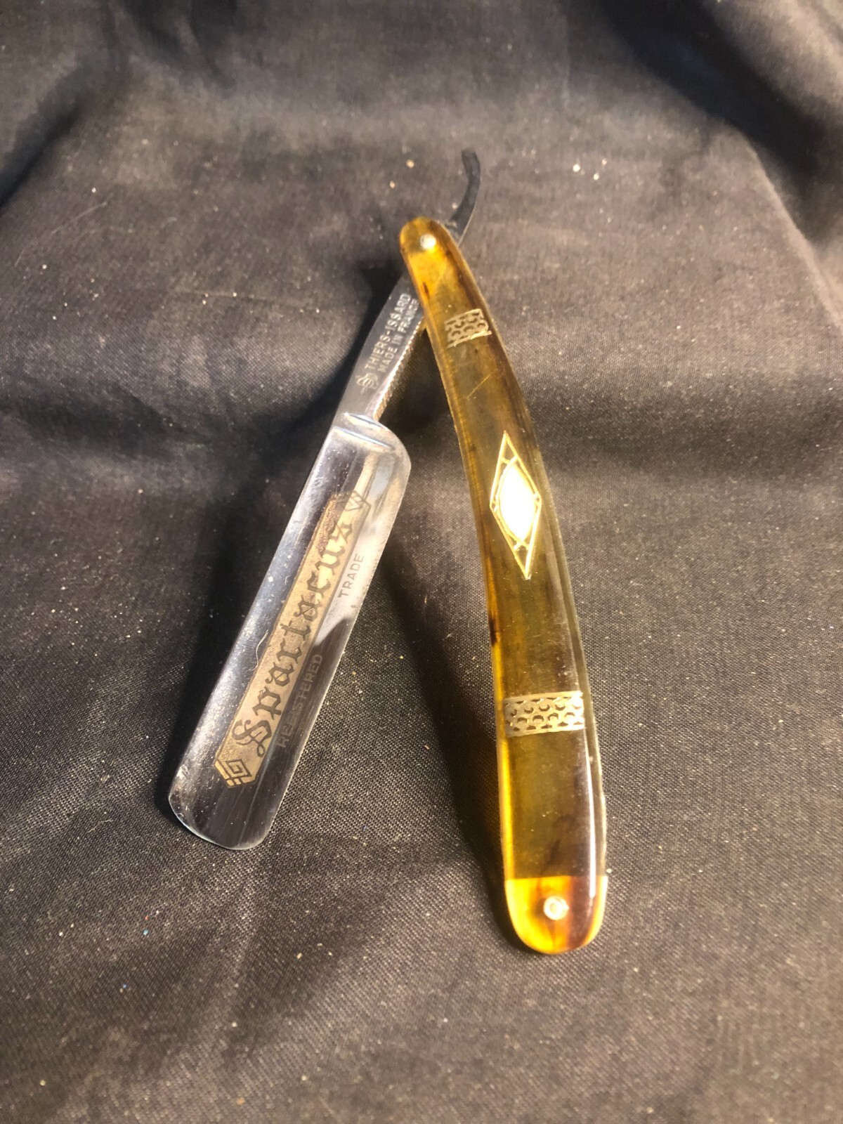 antique cabbage cutter razor SPATARCUS THIERS ISSARD 889 5/8 antique cabbage cutter razor SPATARCUS THIERS ISSARD 889 5/8