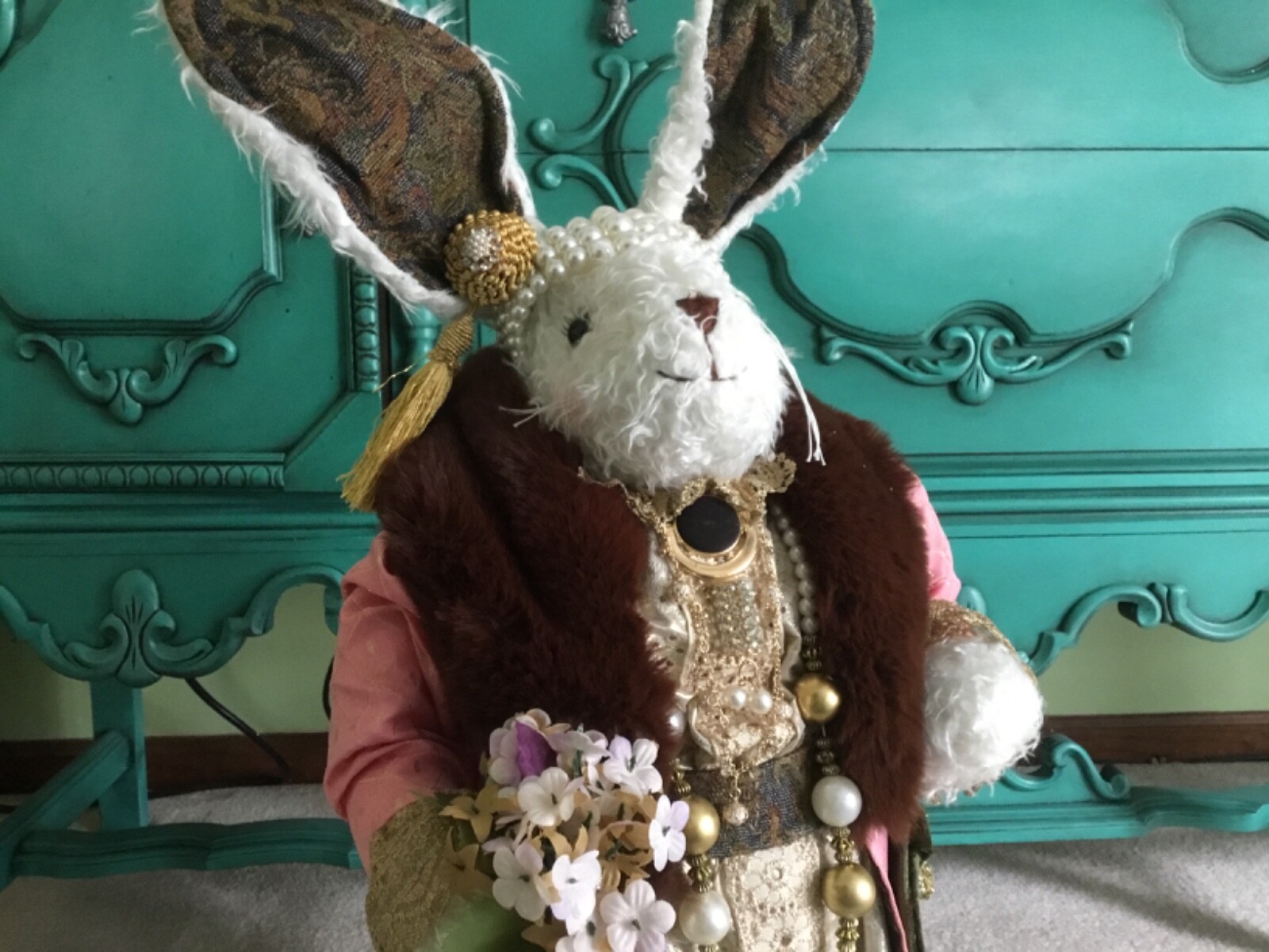 JEWELED EASTER BUNNY*. WHAT A TREASURE** PEARLS RHINESTONE CRYSTALS* GORGEOUS JEWELED EASTER BUNNY*. WHAT A TREASURE** PEARLS RHINESTONE CRYSTALS* GORGEOUS