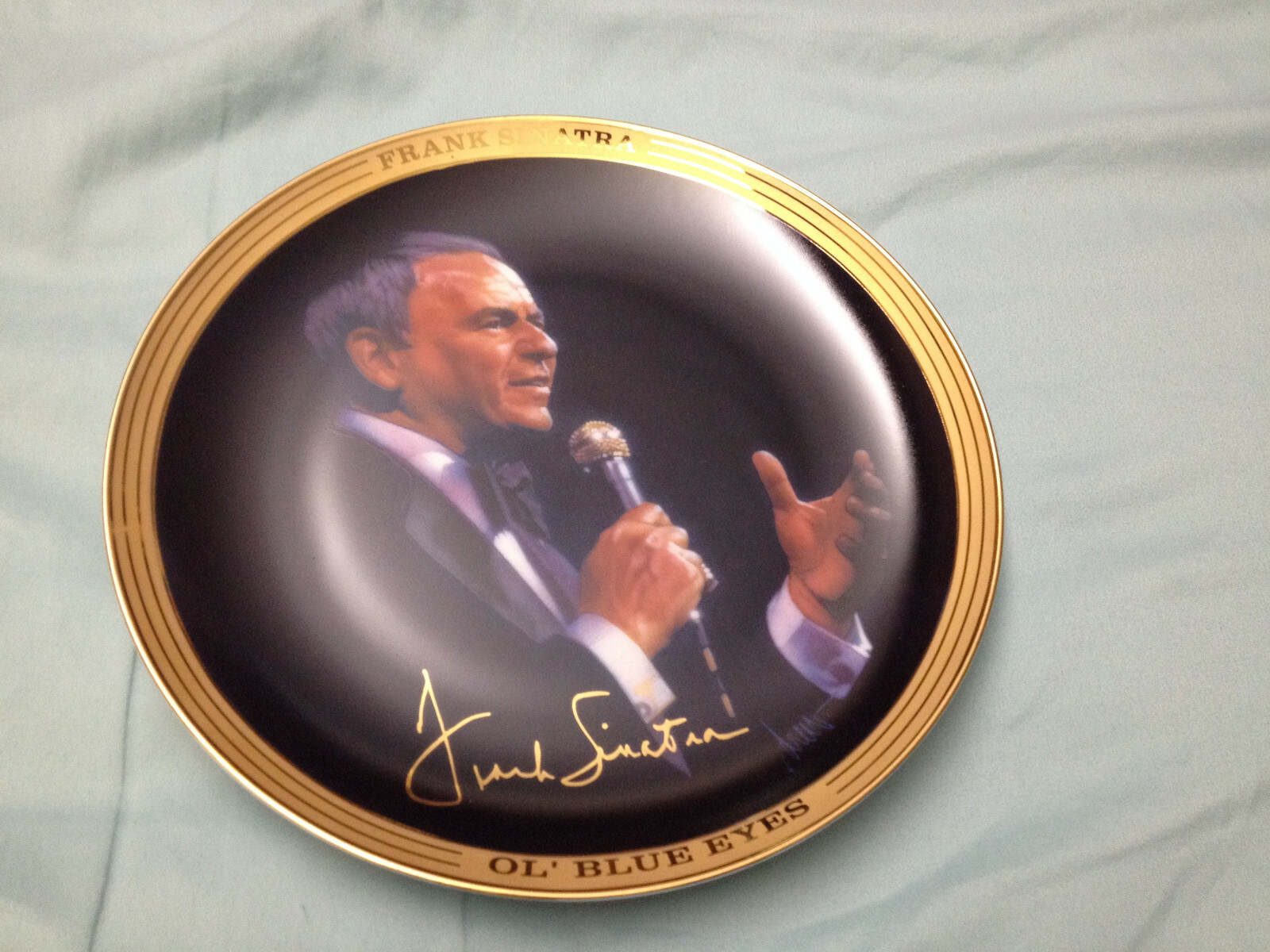 Frank Sinatra Collector Plate - Limited Edition Frank Sinatra Collector Plate - Limited Edition