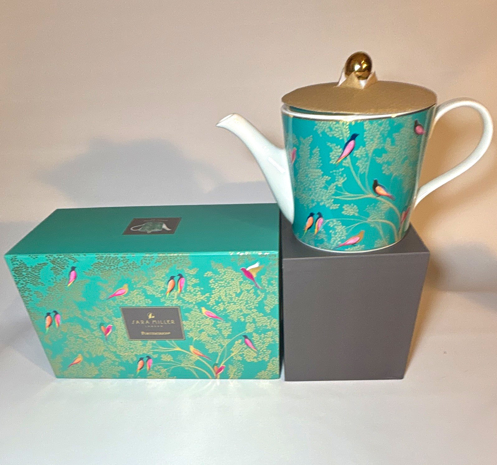 Sara Miller Portmeirion Chelsea Teapot Green Bird Fine China 22k Gold Boxed 🫖✨