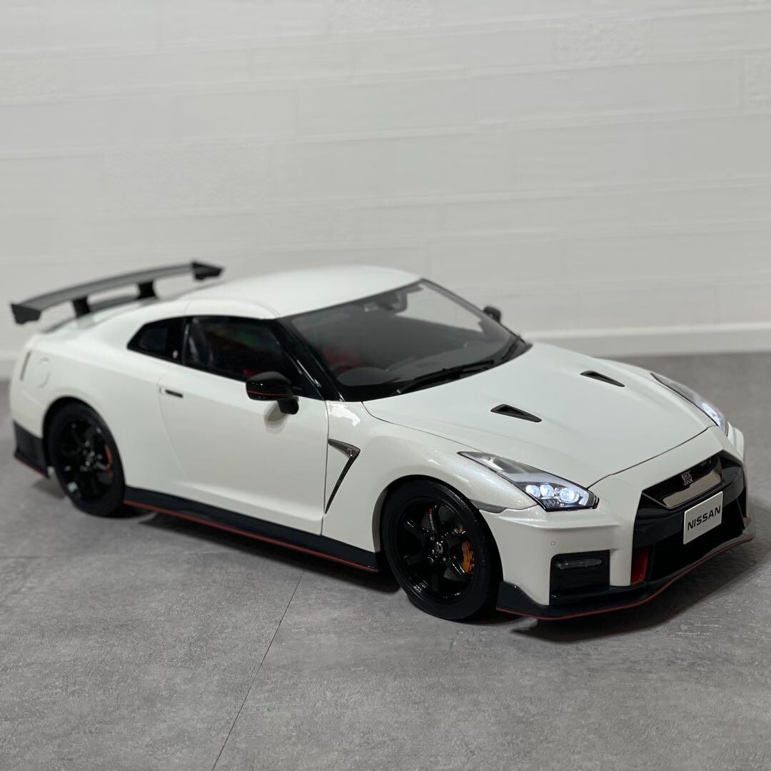 DeAGOSTINI NISSAN GT-R NISMO (MY17) 1/8 Scale Built Complete Model F/S From JP