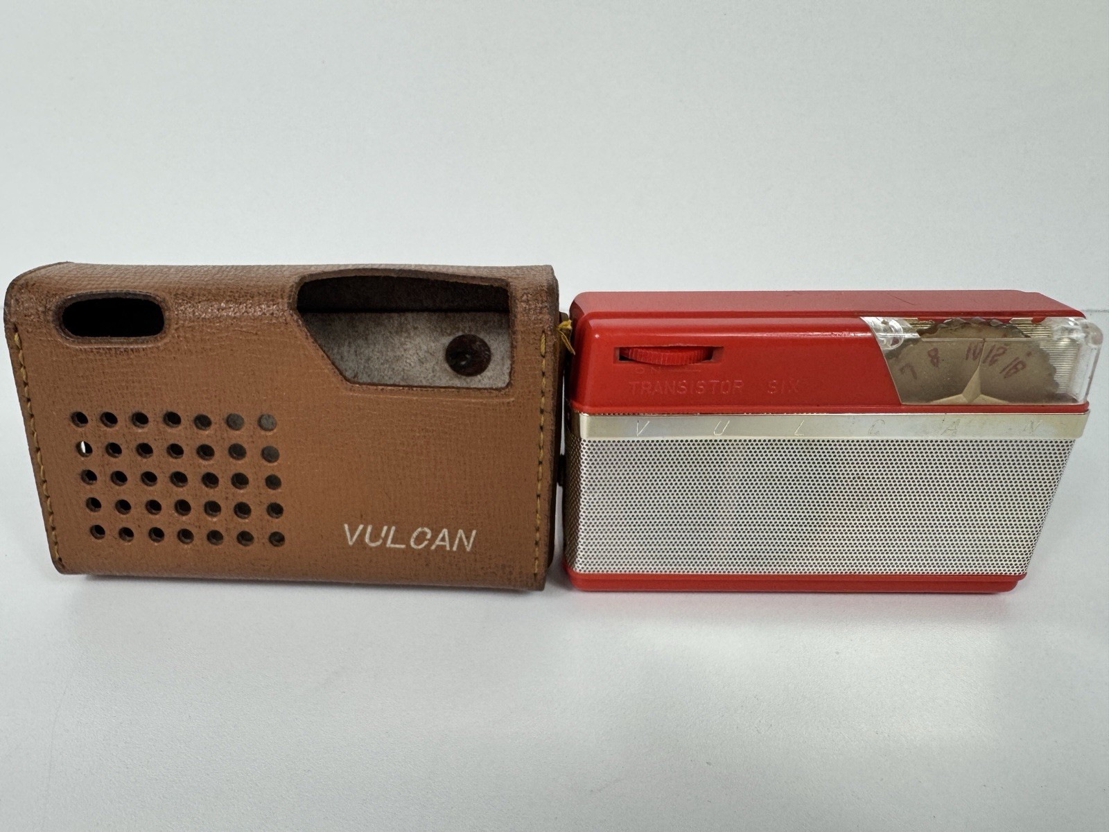 Rare Vintage Vulcan 6T-160 Red 6-Transistor AM Pocket Radio Japan Case Works Rare Vintage Vulcan 6T-160 Red 6-Transistor AM Pocket Radio Japan Case Works