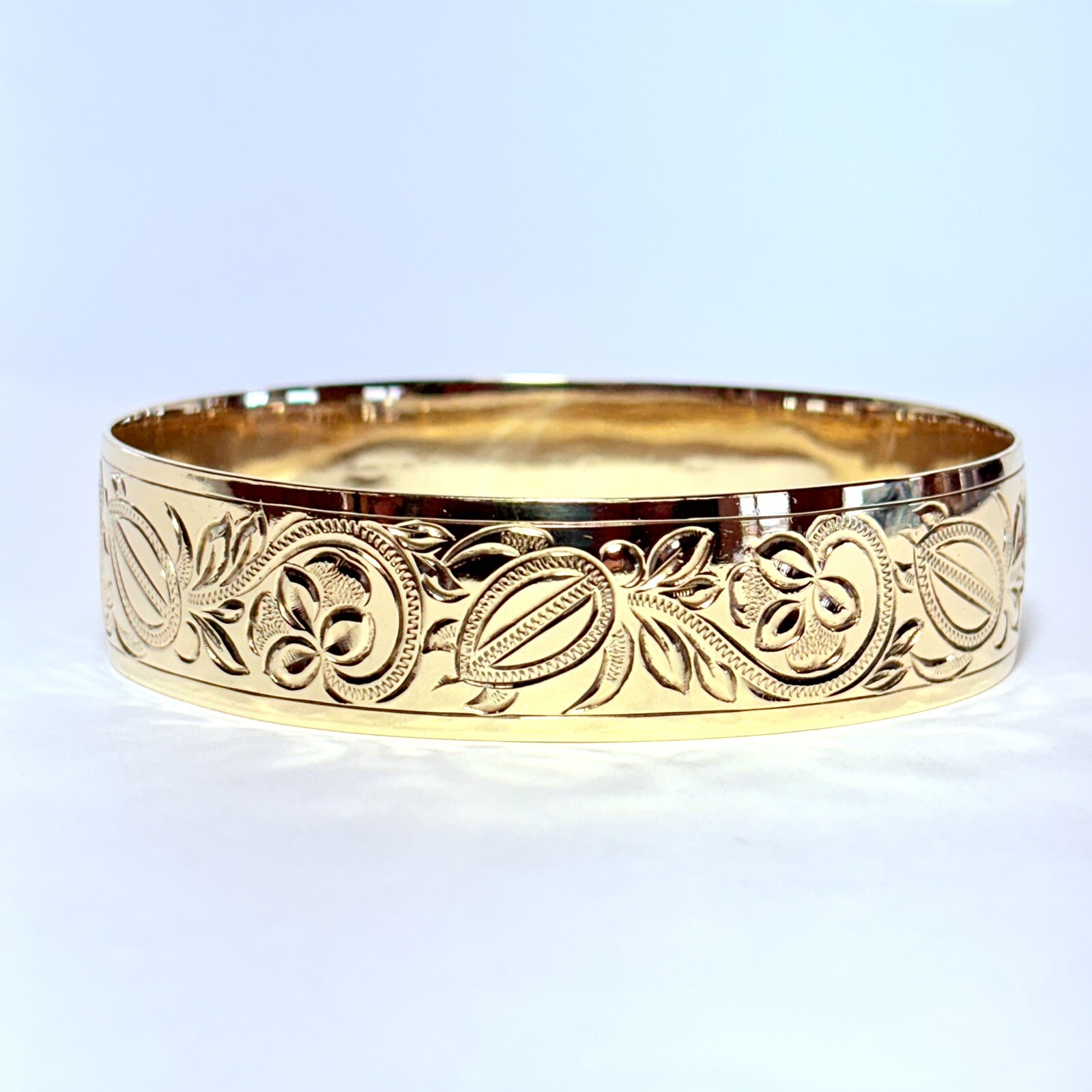 10K Yellow Gold Hawaiian Honu Sea Turtle Scroll 18mm 8.25