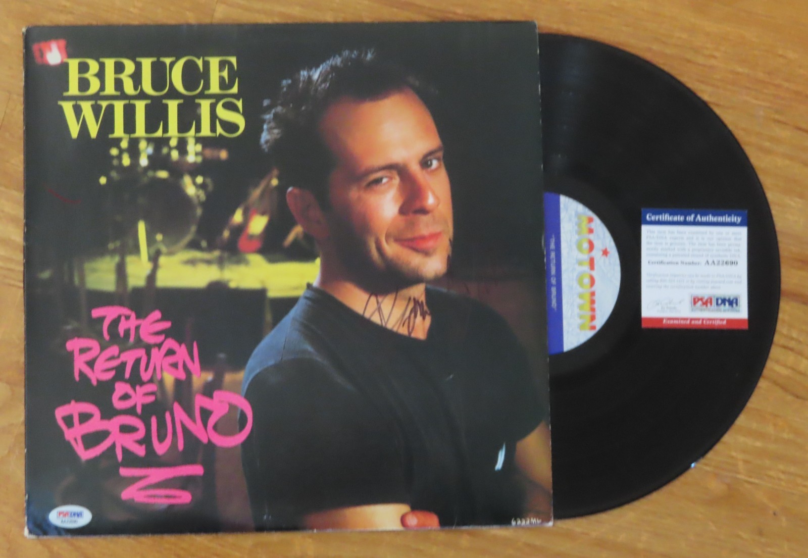 BRUCE WILLIS signed BRUCE WILLIS signed